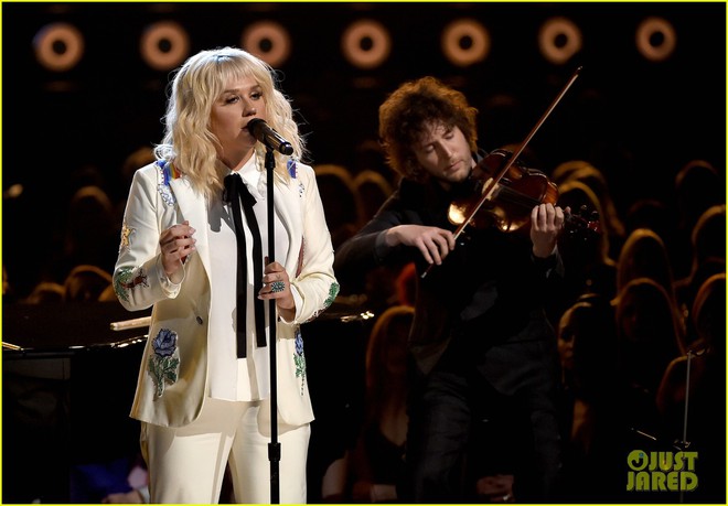 Billboard Music Awards 2016: Qu&aacute; đ&atilde; với s&acirc;n khấu từ Britney, Rihanna, Justin, Ariana v&agrave; d&agrave;n sao khủng - Ảnh 25.