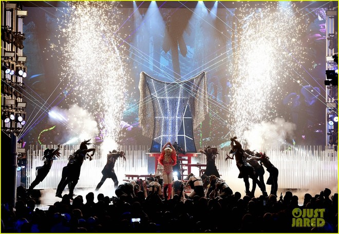 Billboard Music Awards 2016: Dân tình phát cuồng vì sân khấu 8 phút của Britney - Ảnh 11.