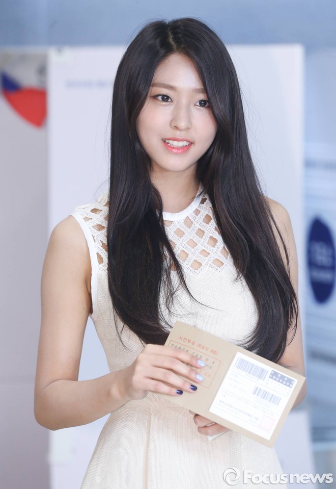 Mỹ nh&acirc;n Produce 101 bất ngờ c&ugrave;ng Suzy, Yoona lọt top 4 nữ thần trong s&aacute;ng - Ảnh 4.