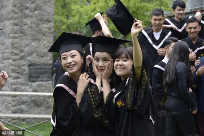 Ghé thăm ngôi trường nhiều trai đẹp gái xinh nhất Trung Quốc mùa tốt nghiệp - Ảnh 6.