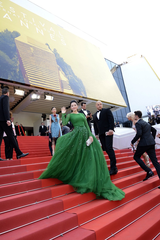 Clip L&yacute; Nh&atilde; Kỳ tại Cannes: 20 gi&acirc;y xuất hiện tr&ecirc;n web ch&iacute;nh thức của BTC - Ảnh 20.