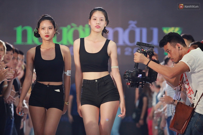 L&yacute; Qu&iacute; Kh&aacute;nh &acirc;n cần nhỏ mắt cho Thanh Hằng tr&ecirc;n ghế n&oacute;ng Vietnams Next Top Model - Ảnh 24.