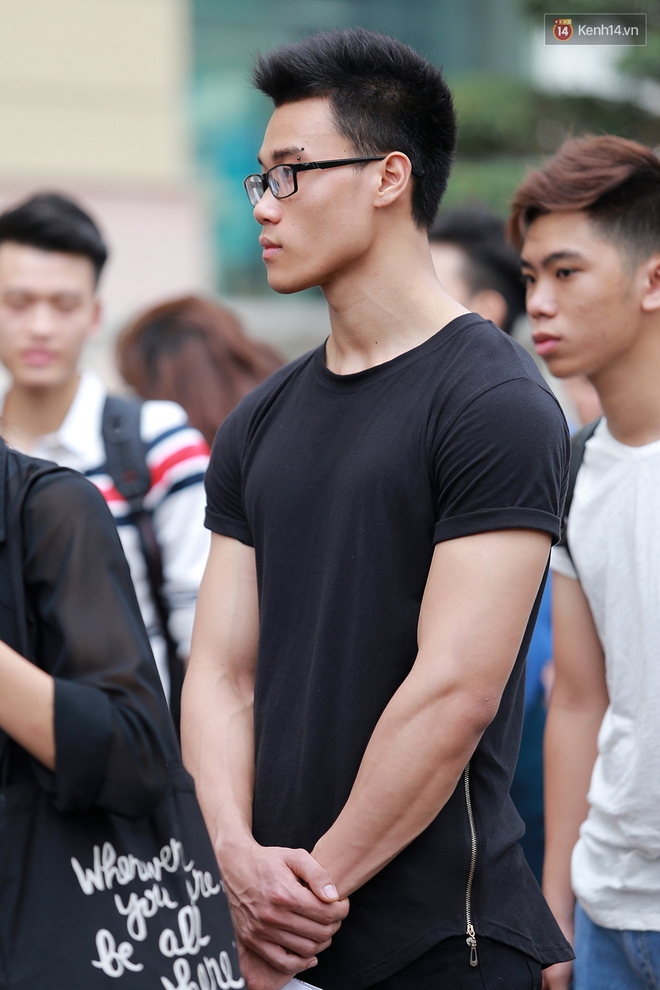 Mẫu thấp, xăm trổ, phong c&aacute;ch ấn tượng... đổ bộ Vietnams Next Top Model từ 6h s&aacute;ng - Ảnh 34.
