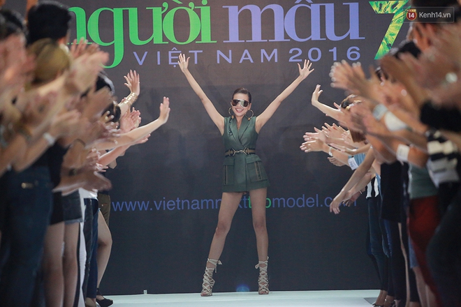 Lý Quí Khánh ân cần nhỏ mắt cho Thanh Hằng trên ghế nóng Vietnams Next Top Model - Ảnh 9.