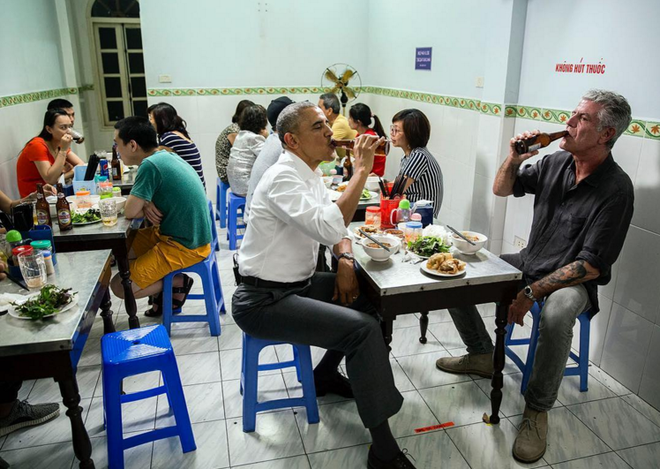 Những hình ảnh ấn tượng nhất của Tổng thống Obama trong 3 ngày ở Việt Nam - Ảnh 3.