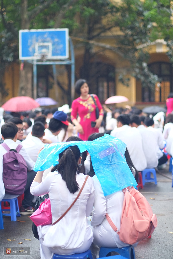 Nụ hôn của học sinh Phan Đình Phùng trong ngày chia tay thời học sinh - Ảnh 6.