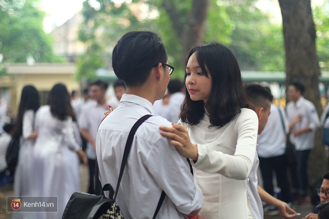 Nụ hôn của học sinh Phan Đình Phùng trong ngày chia tay thời học sinh - Ảnh 19.