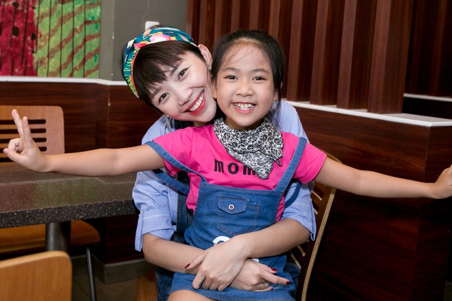 T&oacute;c Ti&ecirc;n đ&aacute;nh lẻ, bất ngờ được d&agrave;n Idol Kids mừng sinh nhật muộn - Ảnh 8.