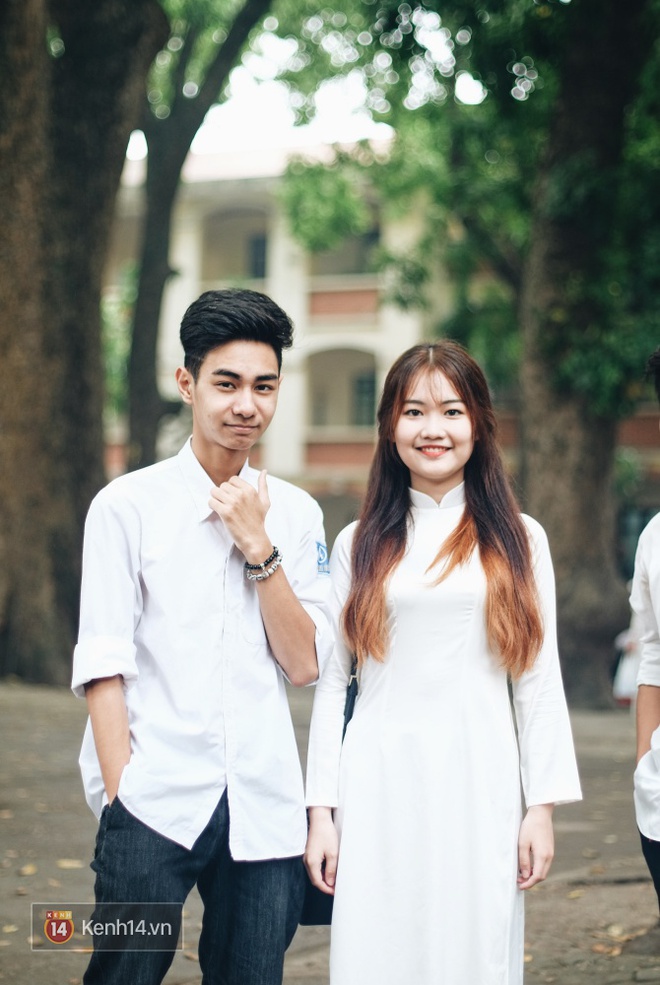 Ch&ugrave;m ảnh: Nữ sinh Phan Đ&igrave;nh Ph&ugrave;ng xinh ngất ng&acirc;y trong Lễ bế giảng - Ảnh 18.