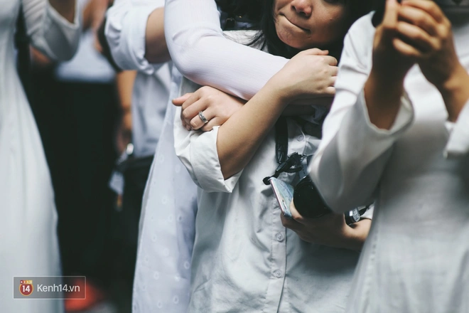 Nụ hôn của học sinh Phan Đình Phùng trong ngày chia tay thời học sinh - Ảnh 16.