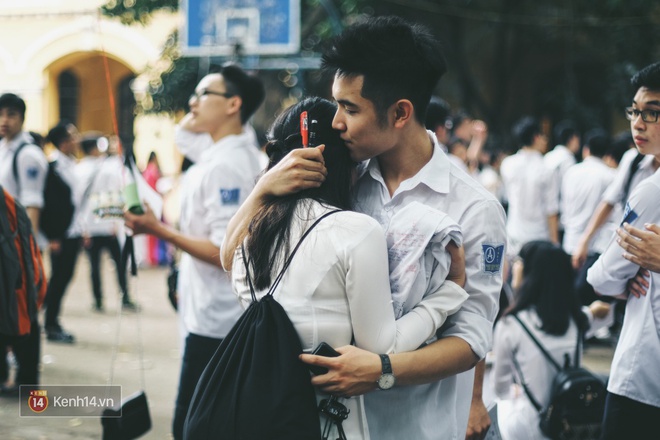 Nụ hôn của học sinh Phan Đình Phùng trong ngày chia tay thời học sinh - Ảnh 23.