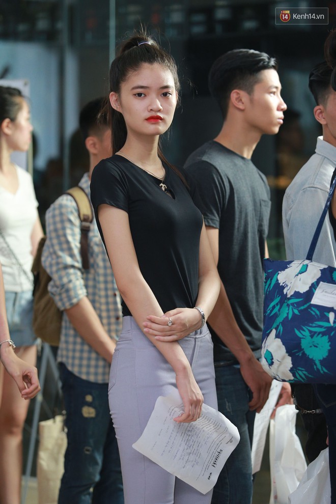 Mẫu thấp, xăm trổ, phong c&aacute;ch ấn tượng... đổ bộ Vietnams Next Top Model từ 6h s&aacute;ng - Ảnh 21.