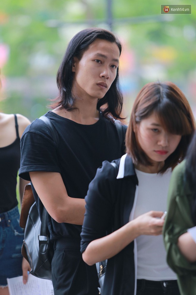 Mẫu thấp, xăm trổ, phong c&aacute;ch ấn tượng... đổ bộ Vietnams Next Top Model từ 6h s&aacute;ng - Ảnh 8.