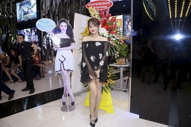 Hương Giang Idol khẳng định độ khùng trong MV dễ thương về tình yêu cô giáo - học sinh - Ảnh 4.