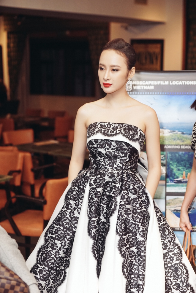 Angela Phương Trinh diện v&aacute;y lộng lẫy xuất hiện tại Czech  - Ảnh 2.