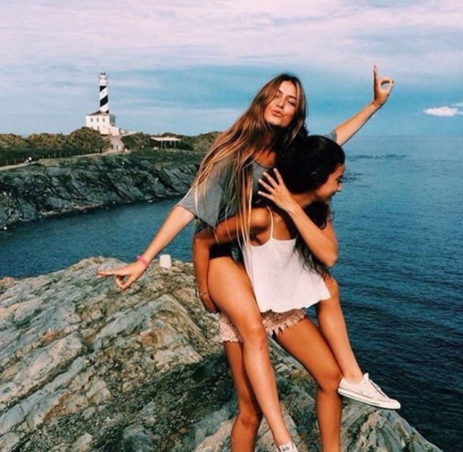 Hai cô gái xinh đẹp mở màn trào lưu đi du lịch cùng bạn gái thân khắp thế giới - Ảnh 23.