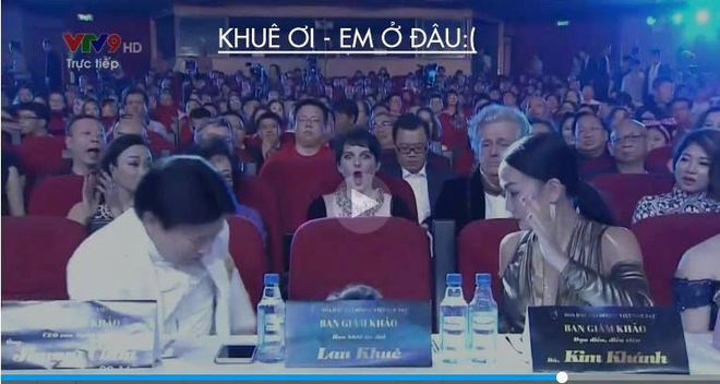 Clip: Lan Khuê gặp sự cố, lọt thỏm xuống ghế khiến khán giả hoảng hốt khi ngồi giám khảo Hoa hậu Đại dương - Ảnh 1.