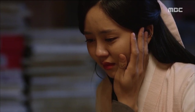 Đổ máu vì tình, Yoo Seung Ho khóc lóc thú nhận chưa hề quên Kim So Hyun - Ảnh 1.