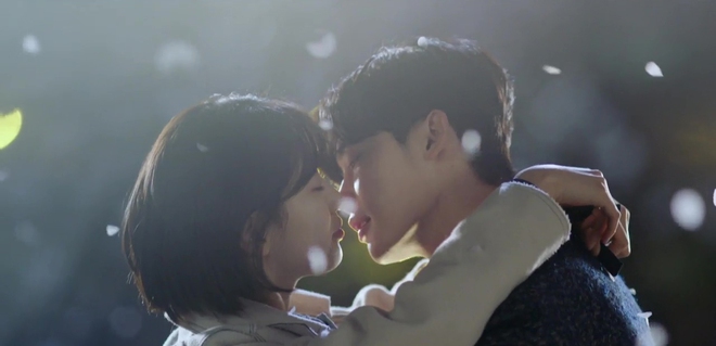 HOT: Lee Jong Suk và Suzy hôn nhau ngay teaser đầu tiên của bom tấn! - Ảnh 3.