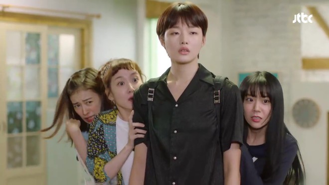 Hot boy Hậu Duệ Mặt Trời khiến trai đẹp của Age of Youth 2... n&ocirc;n mửa - Ảnh 3.