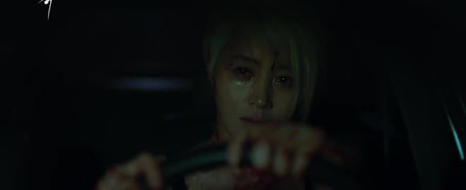 Chị đại Kim Hye Soo bất ngờ nhuộm trắng t&oacute;c, kh&iacute; chất đ&egrave; bẹp mọi qu&yacute; &ocirc;ng - Ảnh 6.