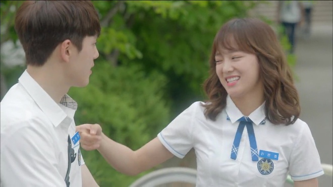 Ng&atilde; ngửa với d&agrave;n cast gi&agrave; kh&uacute; đế của School 2017 trong teaser đầu ti&ecirc;n! - Ảnh 11.