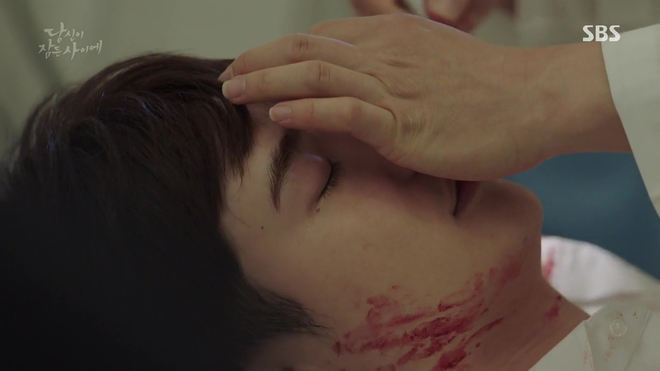 Ngộp thở xem Lee Jong Suk v&agrave; Suzy h&ocirc;n nhau m&ugrave;i mẫn cả ph&uacute;t dưới mưa - Ảnh 10.