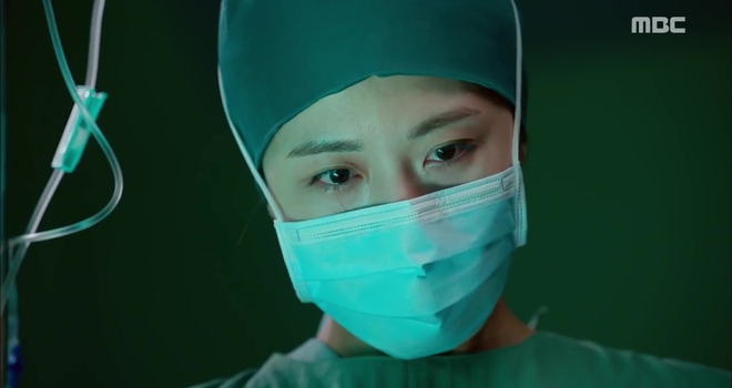 Ngán ngẩm xem Ha Ji Won một mình gánh team trong Hospital Ship - Ảnh 16.