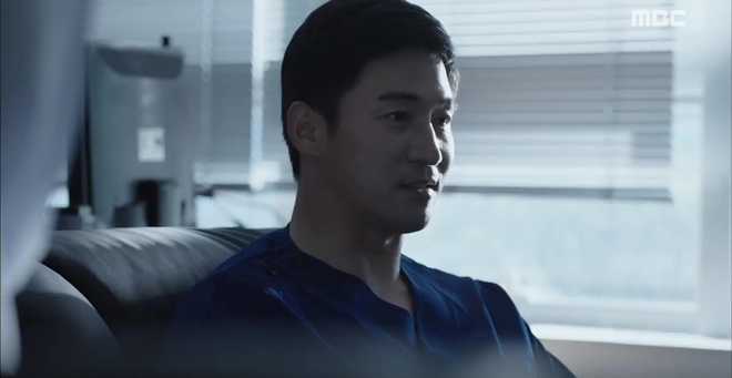 Hospital Ship: Quá chảnh, Ha Ji Won bị nắm tóc dằn mặt - Ảnh 18.