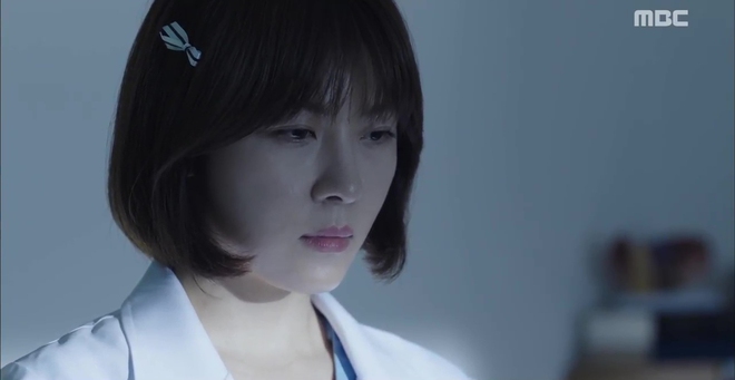 Hospital Ship: Quá chảnh, Ha Ji Won bị nắm tóc dằn mặt - Ảnh 19.