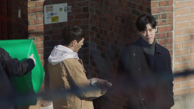 Hé lộ lí do Suzy mới gặp Lee Jong Suk lần đầu đã trốn chui trốn lủi - Ảnh 6.
