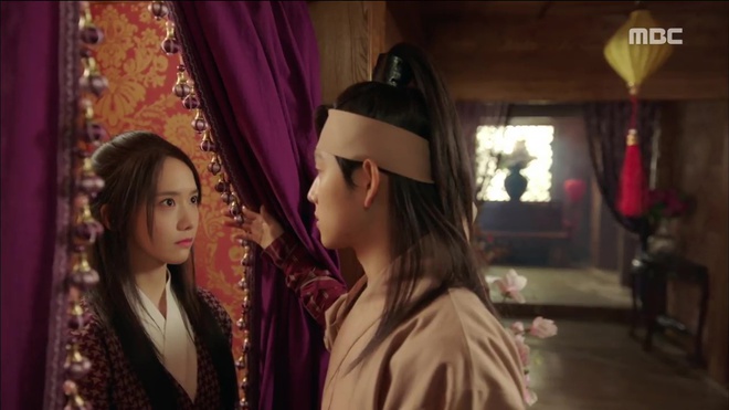 Tập 9-10 "The King Loves": Thế tử Wang Won chính thức thổ lộ tình cảm với Eun San (Yoona)  - Ảnh 3.