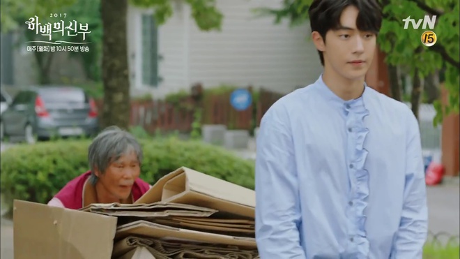 Xuất hiện chi tiết sai nhất về Thủy thần Nam Joo Hyuk kể từ đầu phim - Ảnh 1.