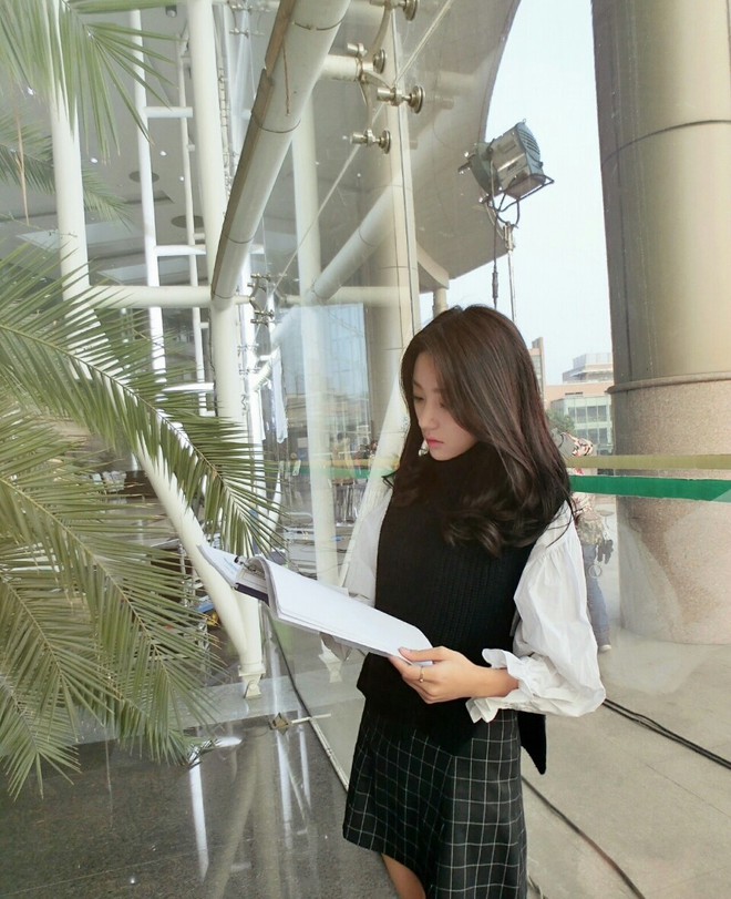 C&ocirc; bạn Trung Quốc với vẻ đẹp mong manh, dịu d&agrave;ng chẳng ai nỡ chối từ - Ảnh 4.
