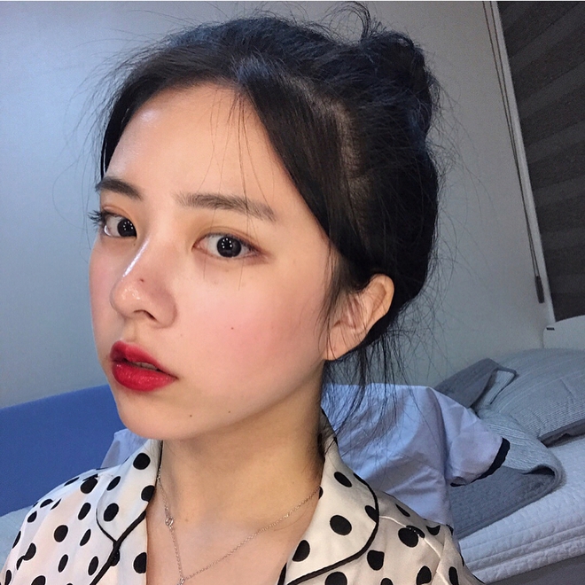Để khắc phục da bị lỗ ch&acirc;n l&ocirc;ng to v&agrave; thiếu sức sống sau h&egrave;, bạn kh&ocirc;ng thể bỏ qua 3 tips chăm s&oacute;c hay ho n&agrave;y - Ảnh 4.