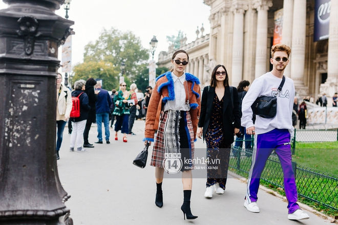 Street style tại Paris Fashion Week - Cuộc chiến đường phố của những thủ lĩnh thời trang - Ảnh 4.