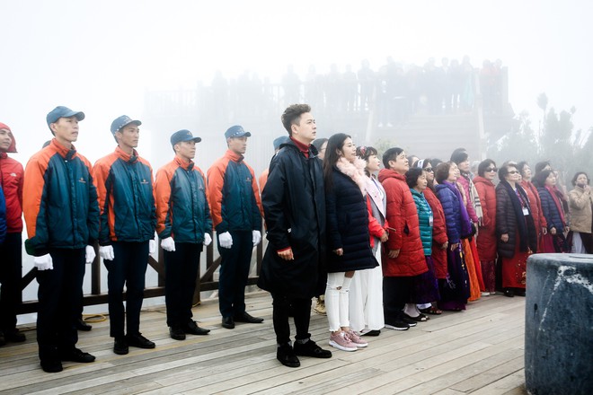 Ngô Kiến Huy làm sinh nhật bất ngờ cho Khổng Tú Quỳnh trên đỉnh Fansipan, dưới thời tiết 10 độ C - Ảnh 8.