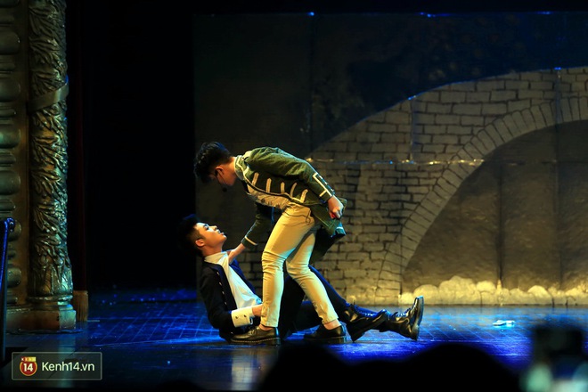 GLAMs 2017: Khi học sinh trường Ams mang s&acirc;n khấu nghệ thuật Broadway đến với Nh&agrave; h&aacute;t lớn H&agrave; Nội - Ảnh 9.