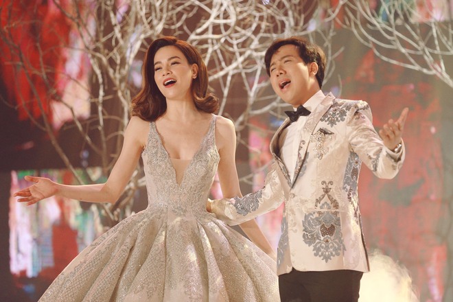Lần đầu song ca, Hồ Ngọc H&agrave; e ấp v&agrave; dịu d&agrave;ng b&ecirc;n người y&ecirc;u Trấn Th&agrave;nh - Ảnh 3.