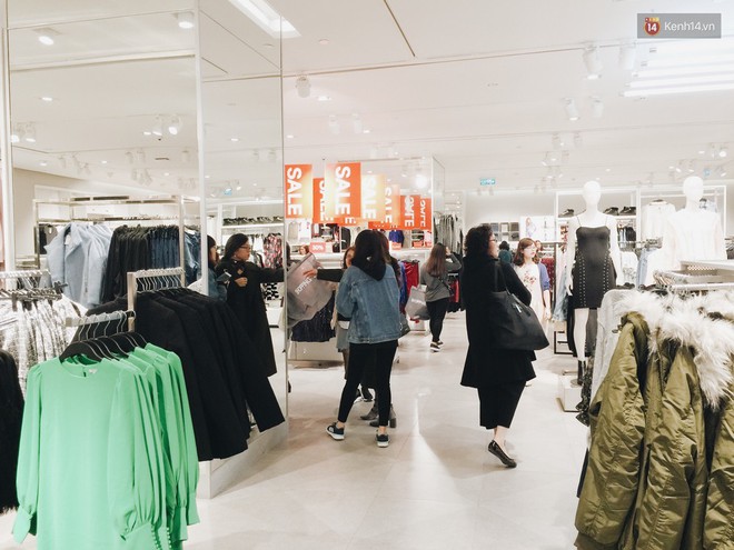 Thông báo sale tới 50%, H&M khiến tín đồ thời trang Hà Nội hụt hẫng vì sale quá ít đồ và không sale đồ Đông - Ảnh 10.