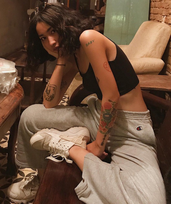 Hiếm ai được như Louis H&agrave;, hot girl mi nhon chỉ diện crop top v&agrave; quần cạp cao m&agrave; vẫn đẹp qu&ecirc;n sầu - Ảnh 8.