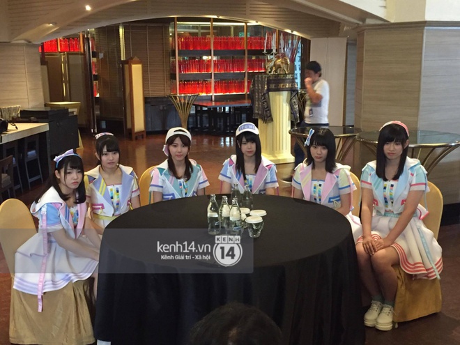 Độc quyền từ Thái Lan: AKB48 xuất hiện nổi bật đầy sắc màu tại họp báo sự kiện Viral Fest Asia - Ảnh 1.