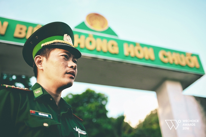 M&oacute;n qu&agrave; đặc biệt đầu năm học đ&atilde; đến với lớp học 0 đồng của thầy gi&aacute;o Trần B&igrave;nh Phục tr&ecirc;n đảo H&ograve;n Chuối - Ảnh 1.