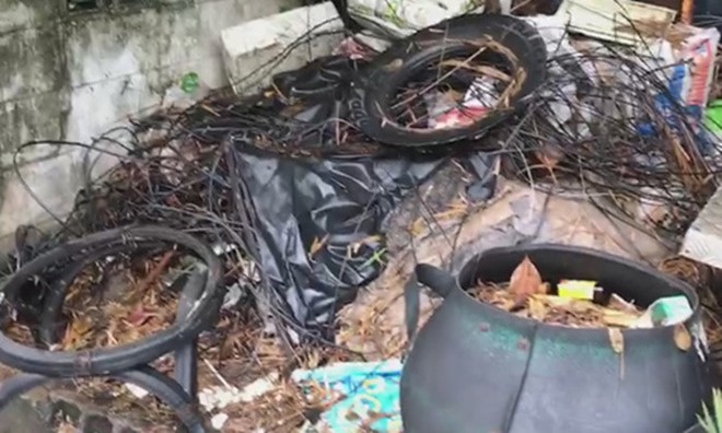 Thái Lan: Phát hiện bé trai sơ sinh vẫn còn nhau thai bị bỏ lại trong thùng đựng rác ven đường - Ảnh 2.