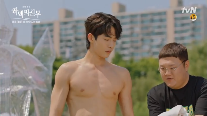 “Cô Dâu Thủy Thần”: Nam Joo Hyuk là Hà Bá nhưng lại biết bay, xịn chưa! - Ảnh 7.