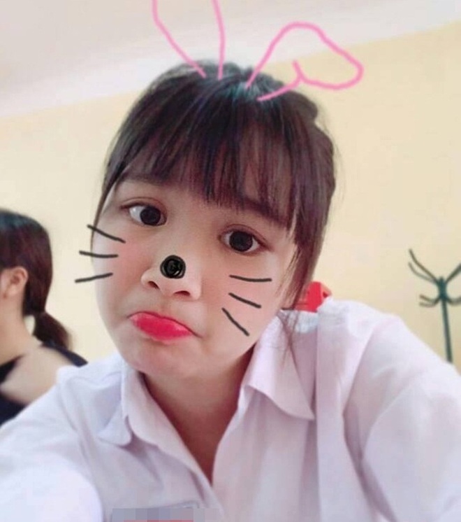 Chưa kịp vui khi ảnh m&igrave;nh được in tr&ecirc;n b&igrave;a vở, 10X đứng h&igrave;nh khi nh&igrave;n thấy th&agrave;nh phẩm - Ảnh 2.