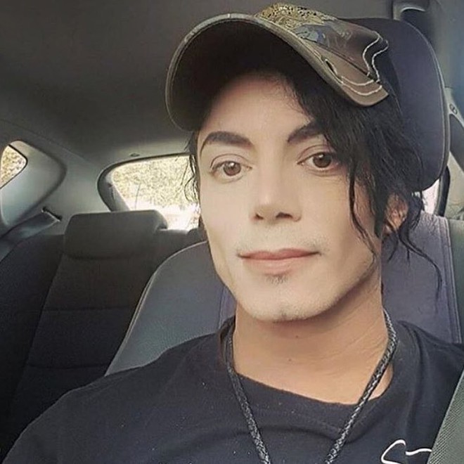 Tìm thấy kẻ song trùng bí ẩn của ông hoàng nhạc Pop Michael Jackson - Ảnh 1.