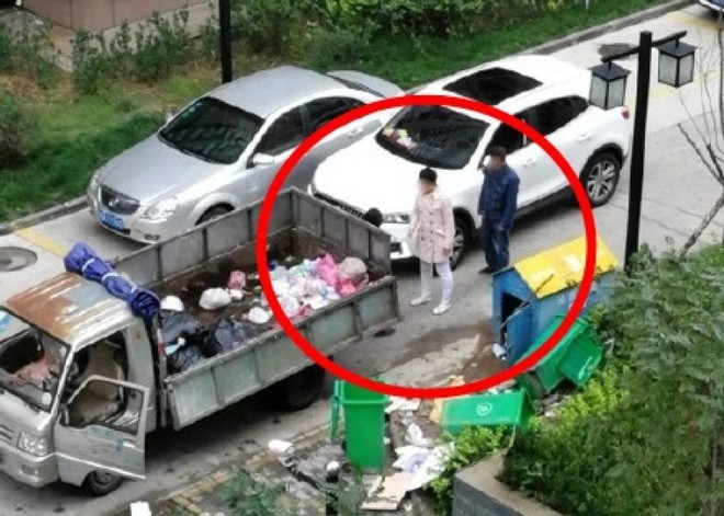 H&ugrave;a theo vợ đ&aacute;nh đập nữ lao c&ocirc;ng đ&aacute;ng thương, giảng vi&ecirc;n du học nước ngo&agrave;i khiến dư luận Trung Quốc phẫn nộ - Ảnh 1.