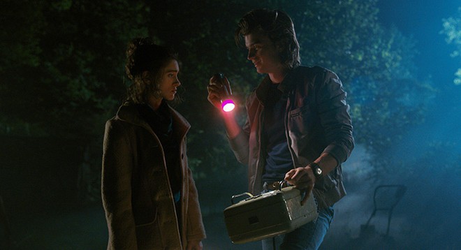 Cẩm nang 9 điều cần biết trước khi xem si&ecirc;u phẩm Stranger Things m&ugrave;a 2 - Ảnh 3.