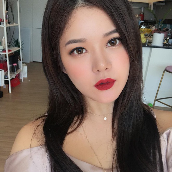 6 sản phẩm l&agrave;m đẹp quen thuộc n&agrave;ng n&agrave;o cũng d&ugrave;ng h&agrave;ng ng&agrave;y nhưng ch&uacute;ng lại kh&ocirc;ng v&ocirc; hại như bạn tưởng - Ảnh 1.